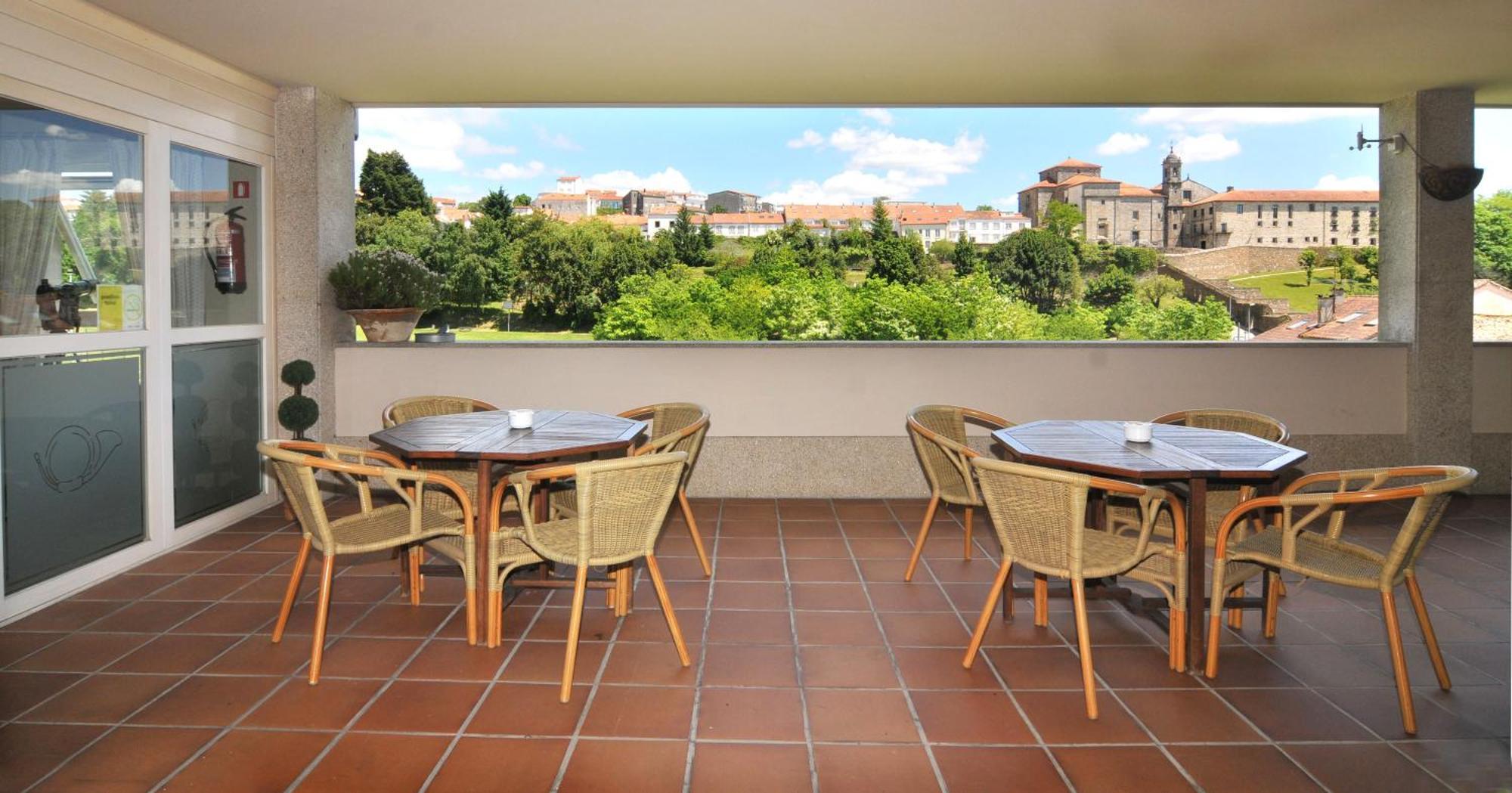 Hotel Parking Miradoiro De Belvis 2*